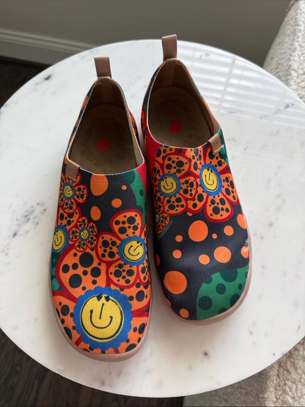 UIN Art Painted Shoes Size 10
